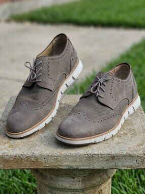Johnston & Murphy Men’s 12M Hybrid Wingtip Oxford – Khaki Suede